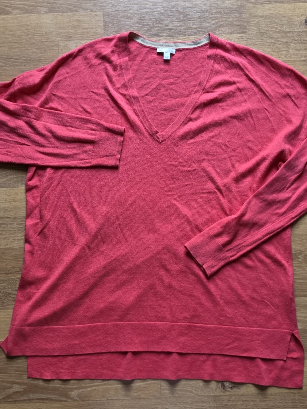 GAP Women’s V-Neck Lightweight Sweater - Pink Silk Blend
